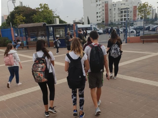 חוזרים ללימודים. צילום: אבי פלדמן