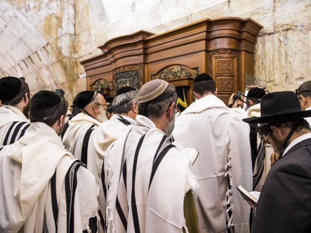 מתפללים אילוסטרציה