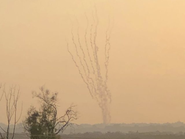ירי טילים מעזה (צילום: אסיעד כבן - חמל דרום)