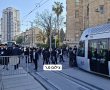 בשל מעצר העריק: בחורי 'הפלג' חוסמים את הרכבת הקלה ומפונים בידי המשטרה (וידאו)