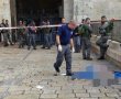 גל הטרור נמשך: 3 שוטרים נפצעו בפיגוע דקירה בשער שכם 