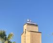 דגל ישראל ענק הונף בגאווה בראש מגדל הסילו של קיבוץ עין השלושה שמציין היום 73 שנה להיווסדו