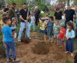 ילדי הקיבוץ כרם שלום שתלו שתילים במקום נפילת המרגמות 