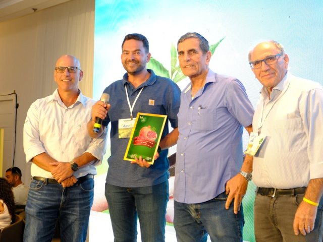 שי ברודצקי ברשימת הצעירים המבטיחים בחקלאות צילום איקי מיימון