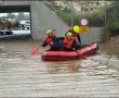 לכוד חולץ מגג רכבו באמצעות בעקבות הצפה מתחת לגשר סמוך לצומת אמונים