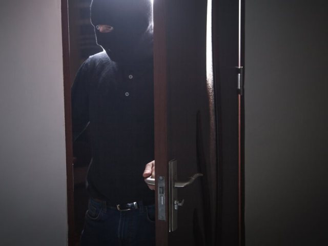 depositphotos גנב