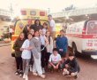 ילדי וילדות שנת מצווה מקיבוץ בית ניר מגייסים תרומות לרכישת אמבולנס ע"ש סמ"ר תובל צנעני ז"ל שנפל ברצועת עזה 