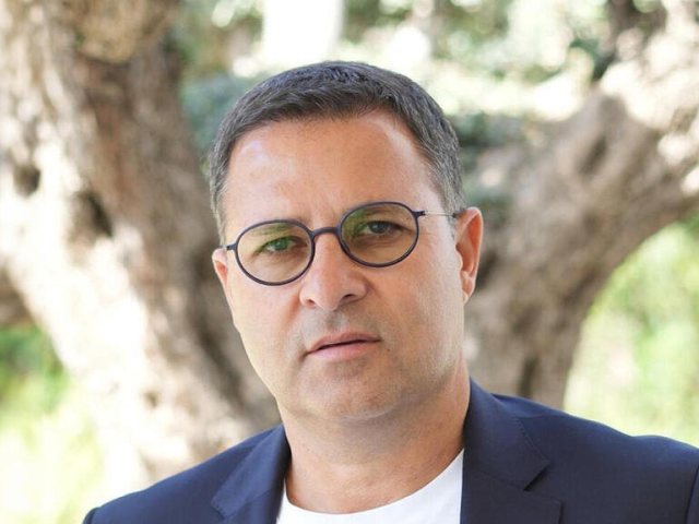 נדב בלילה (צילום: פיני קמיליה)